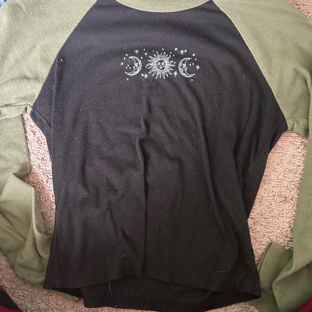 sun and moon rue 21 shirt☀️🌕